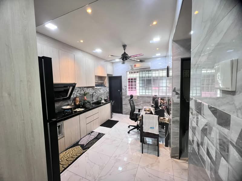 1-storey Terraced House for Sale in Taman Sentosa (Klang) - Willy Ling - Kitchen - PropertyGuru.com.my