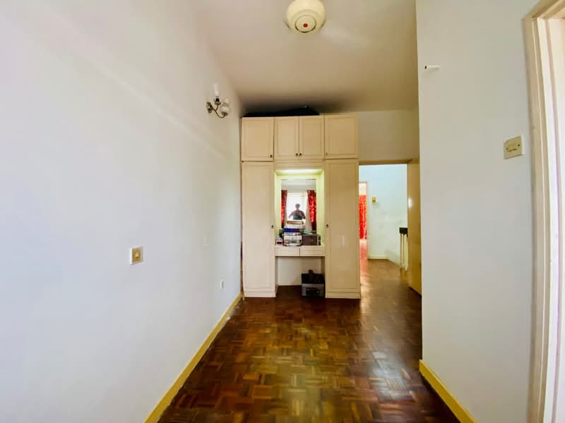 Rumah Teres 3 Tingkat untuk Dijual di Ampang Jaya (Ampang) - Ali Idris - Corridor - PropertyGuru.com.my