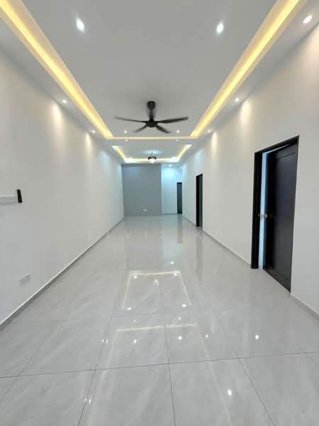 1-storey Terraced House for Sale in Taman Suria (Johor Bahru) - Elvis Ku - Living Room - PropertyGuru.com.my