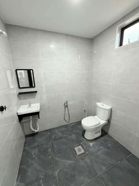 1-storey Terraced House for Sale in Taman Suria (Johor Bahru) - Elvis Ku - Bathroom - PropertyGuru.com.my