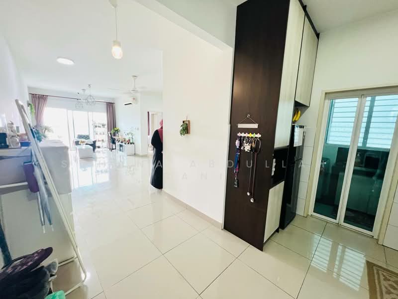 Kondominium untuk Dijual di The Holmes 1 - Suhana Abdullah Sani - Living Room - PropertyGuru.com.my