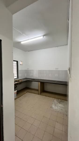 Rumah Teres 2 Tingkat untuk Dijual di Taman Lestari Putra (Seri Kembangan) - Wei Liew - Kitchen - PropertyGuru.com.my