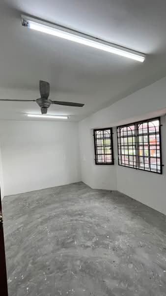Rumah Teres 2 Tingkat untuk Dijual di Taman Lestari Putra (Seri Kembangan) - Wei Liew - Interior - PropertyGuru.com.my