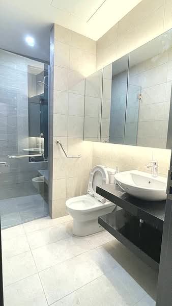 Servis Apartment untuk Disewa di Atwater : Service Residences - Charmaine Wong - Bathroom - PropertyGuru.com.my