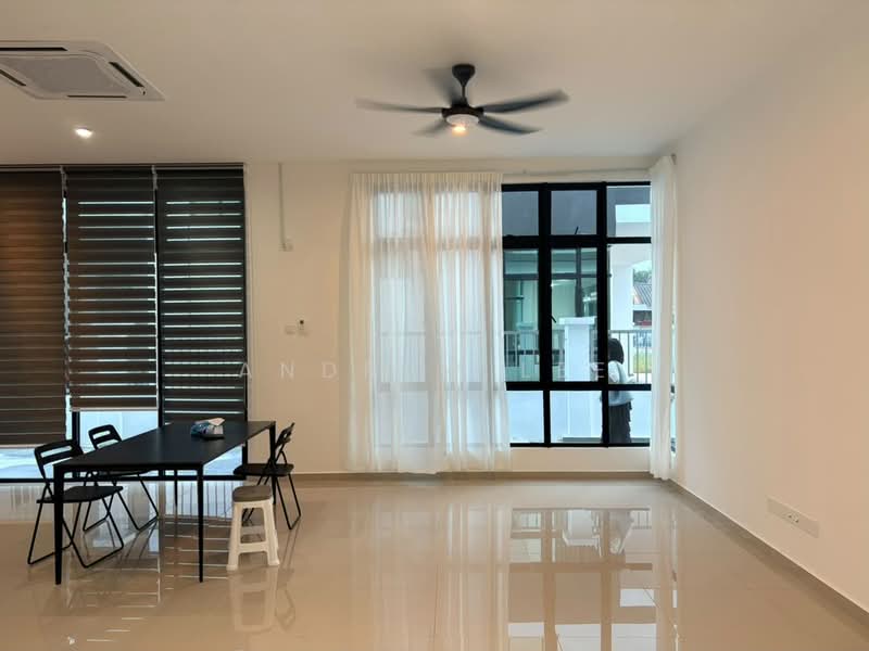 Rumah Kluster untuk Disewa di Taman Daya (Johor Bahru) - Andrew Lee - Living Room - PropertyGuru.com.my