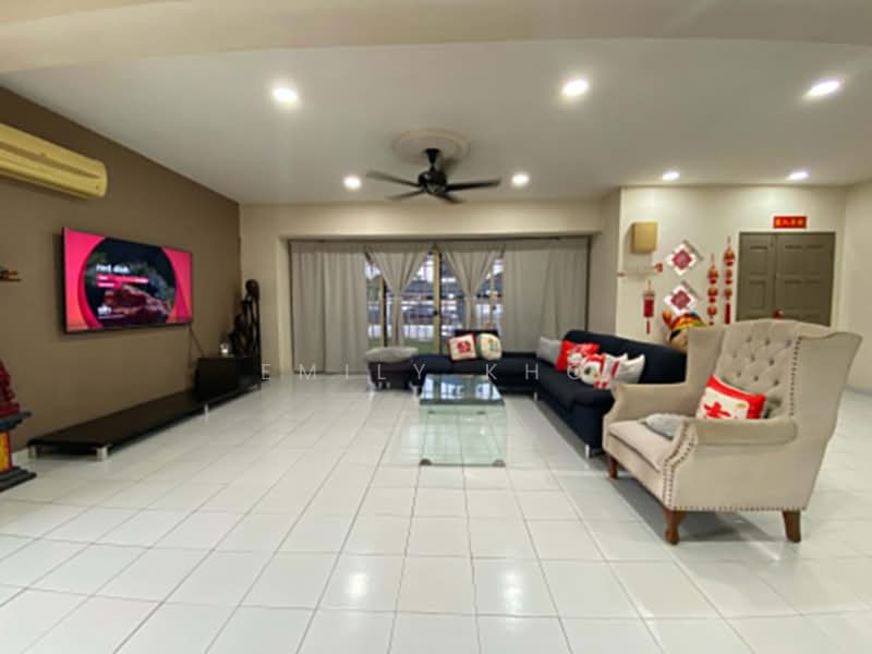 Terraced House for Sale in Taman Bukit Subang (Shah Alam) - Emily Kho - Living Room - PropertyGuru.com.my