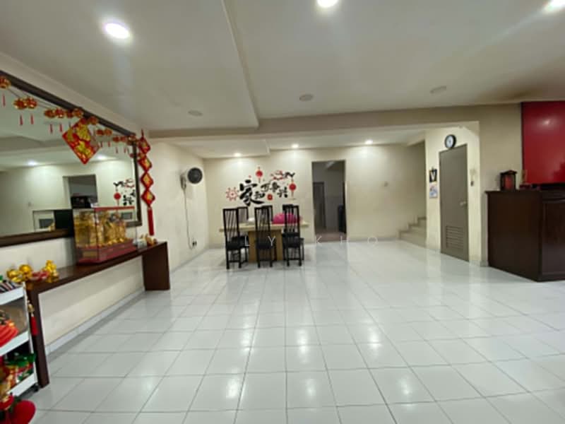 Terraced House for Sale in Taman Bukit Subang (Shah Alam) - Emily Kho - Living Room - PropertyGuru.com.my
