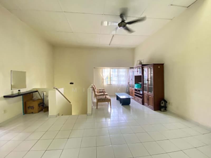 Terraced House for Sale in Taman Bukit Subang (Shah Alam) - Emily Kho - Living Room - PropertyGuru.com.my