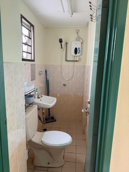 Apartment for Rent at Bayu Puteri 3 - Nick Low - Bathroom - PropertyGuru.com.my