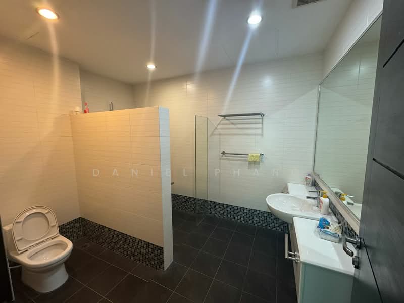 Kedai / Pejabat untuk Disewa di George Town (Penang) - Daniel Phang - Bathroom - PropertyGuru.com.my