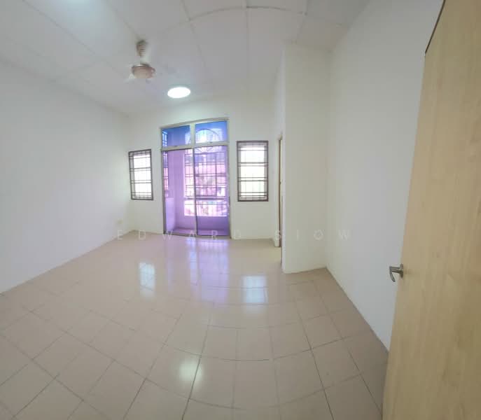 2-storey Terraced House for Sale in Bukit Indah (Iskandar Puteri (Nusajaya)) - Edward Siow - Living Room - PropertyGuru.com.my