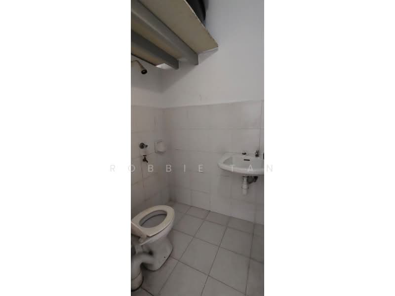 Soho untuk Disewa di Ehsan Jaya (Johor Bahru) - Robbie Tan - Bathroom - PropertyGuru.com.my