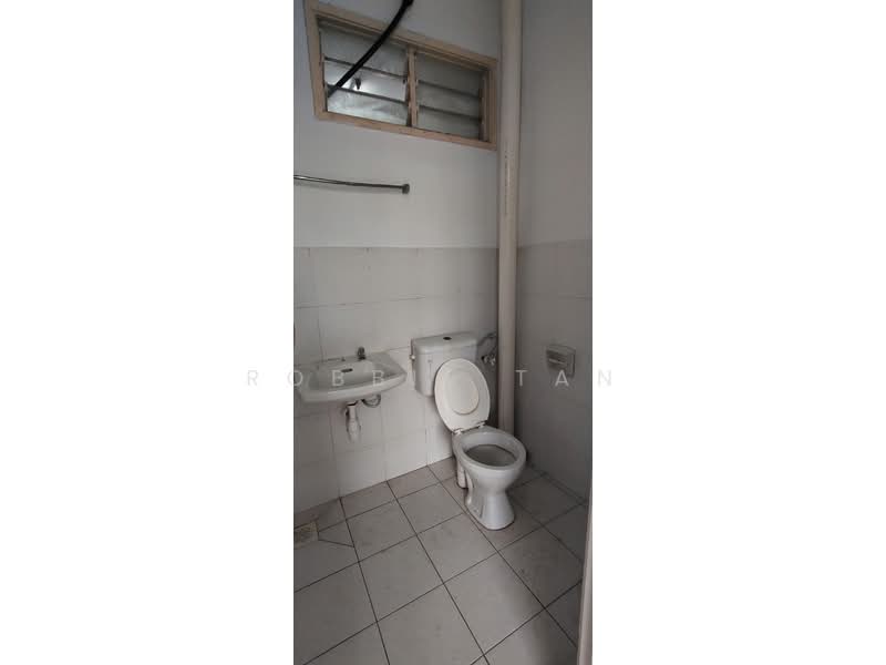 Soho untuk Disewa di Ehsan Jaya (Johor Bahru) - Robbie Tan - Bathroom - PropertyGuru.com.my