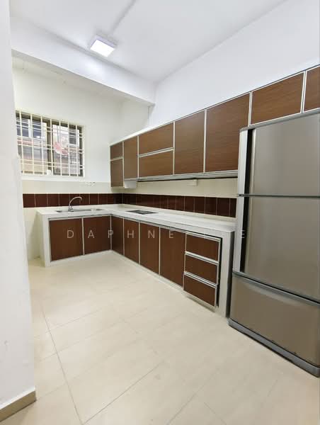 2-storey Terraced House for Rent in Taman Bestari Indah (Ulu Tiram) - Daphne Lee - Kitchen - PropertyGuru.com.my