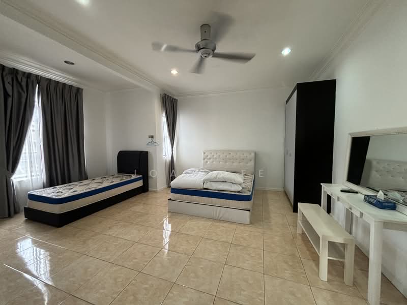 Rumah Berkembar untuk Dijual di Taman Equine (Seri Kembangan) - Joan Lee - Bedroom - PropertyGuru.com.my