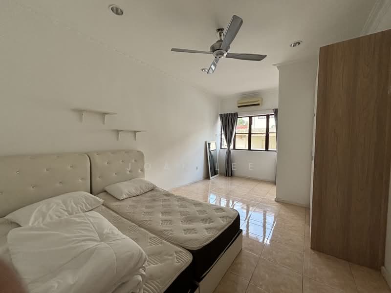 Rumah Berkembar untuk Dijual di Taman Equine (Seri Kembangan) - Joan Lee - Bedroom - PropertyGuru.com.my