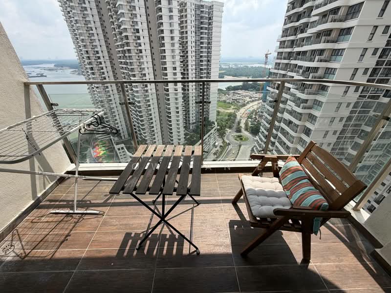 Kondominium untuk Dijual di Amberside @ Country Garden Danga Bay - Siow Yan Er - Balcony - PropertyGuru.com.my