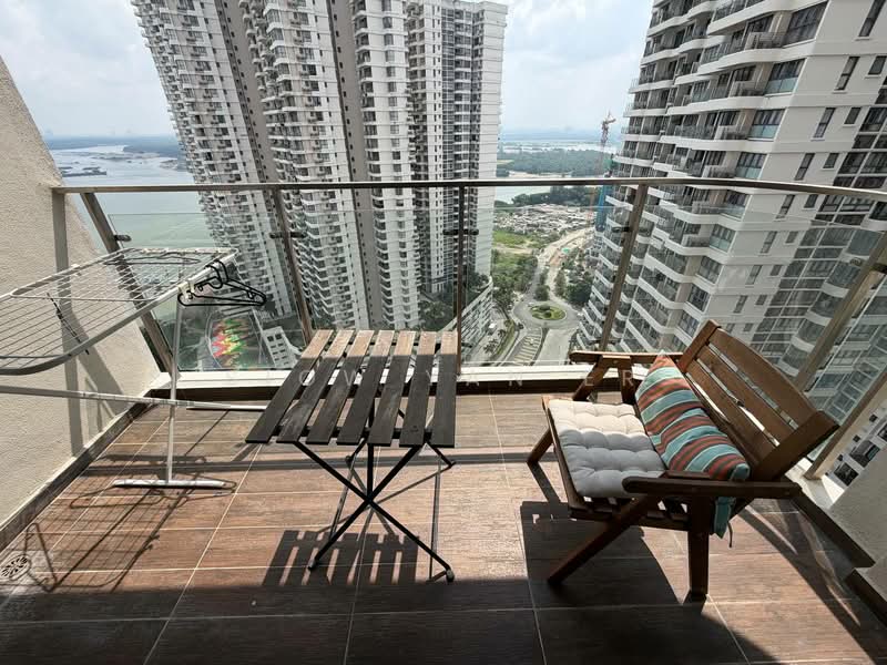 Kondominium untuk Dijual di Amberside @ Country Garden Danga Bay - Siow Yan Er - Balcony - PropertyGuru.com.my