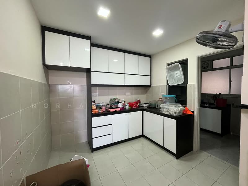 Apartment for Sale at Seruling Apartment - Norhanis Zulkifli - dry kitchen - PropertyGuru.com.my
