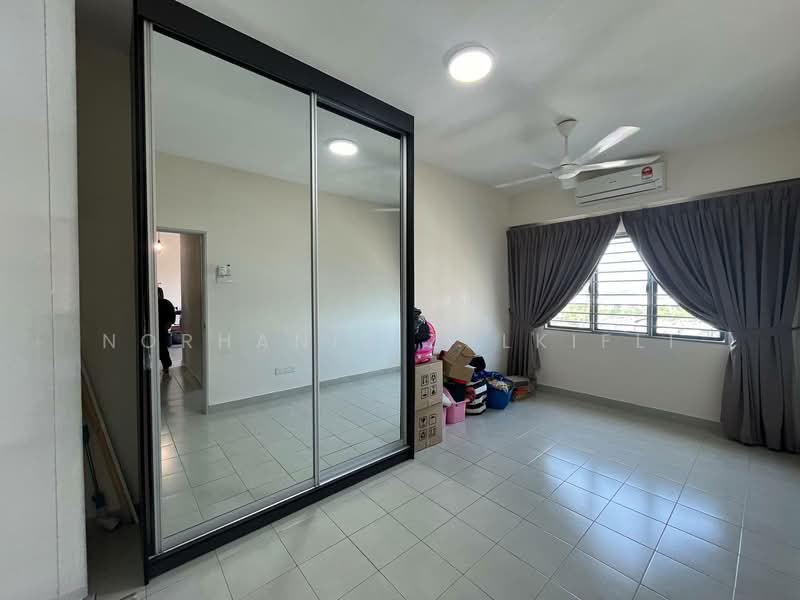 Apartment for Sale at Seruling Apartment - Norhanis Zulkifli - master bedroom - PropertyGuru.com.my