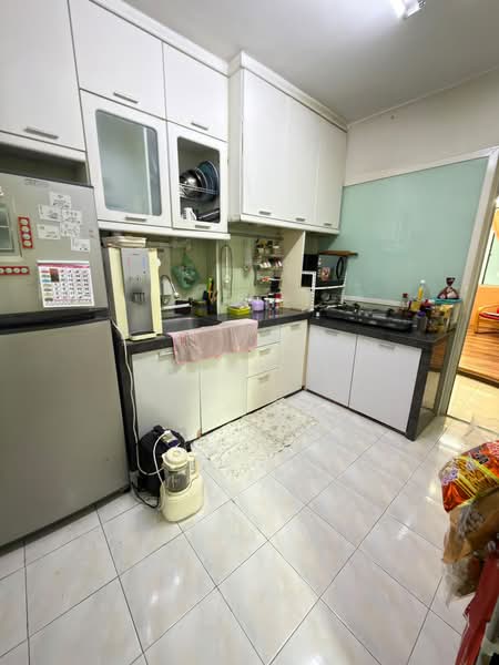 Pangsapuri untuk Dijual di Taman Pekaka Block 31 - Yeoh . - Kitchen - PropertyGuru.com.my