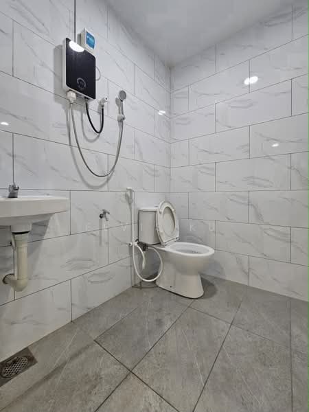 2-storey Terraced House for Sale in Taman Desa Jaya (Johor Bahru) - Elvis Ku - Bathroom - PropertyGuru.com.my