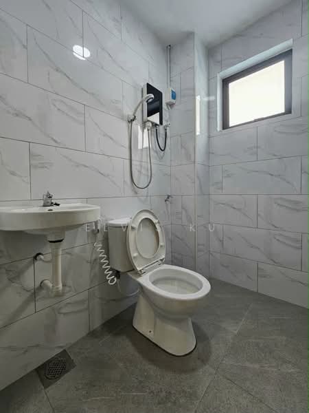 2-storey Terraced House for Sale in Taman Desa Jaya (Johor Bahru) - Elvis Ku - Bathroom - PropertyGuru.com.my