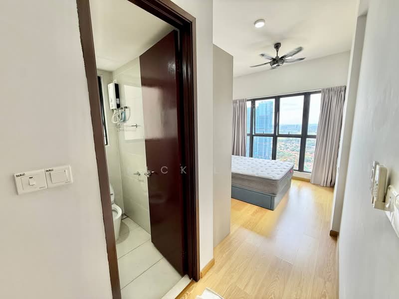 Kondominium untuk Disewa di Royal Strand @ Country Garden Danga Bay - Nick Low - Bedroom - PropertyGuru.com.my