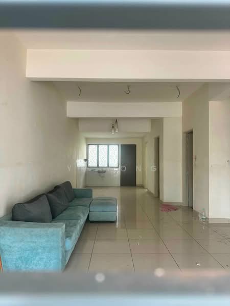 Rumah Berkembar untuk Dijual di Taman Anggun (Rawang) - Yk Yong - Living Room - PropertyGuru.com.my