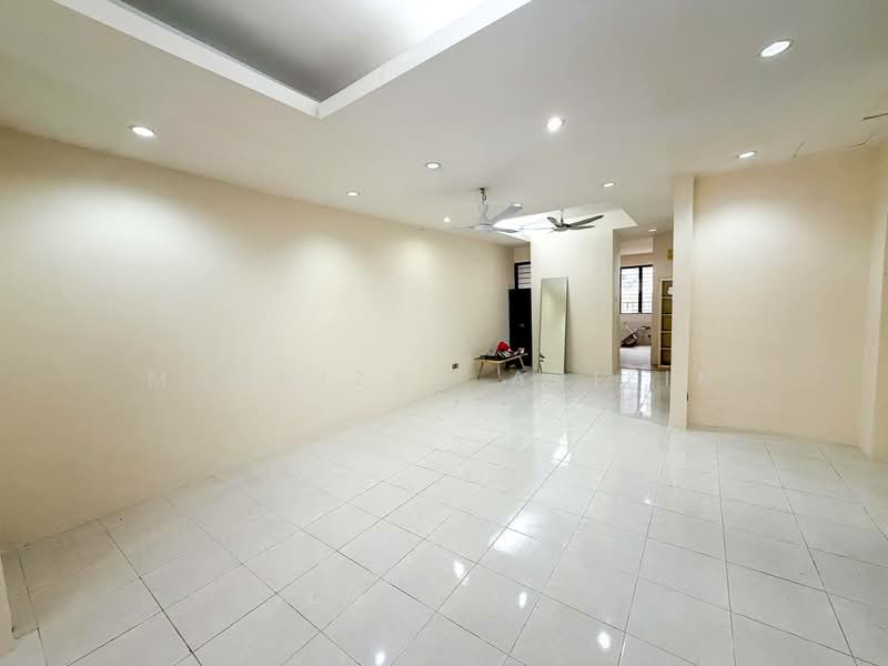Rumah Teres 2 Tingkat untuk Dijual di Alam Damai (Cheras) - Masnizah Arifin - Living Room - PropertyGuru.com.my