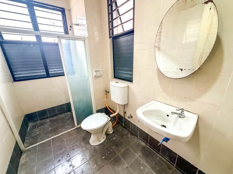 Rumah Teres 2 Tingkat untuk Dijual di Alam Damai (Cheras) - Masnizah Arifin - Bathroom - PropertyGuru.com.my