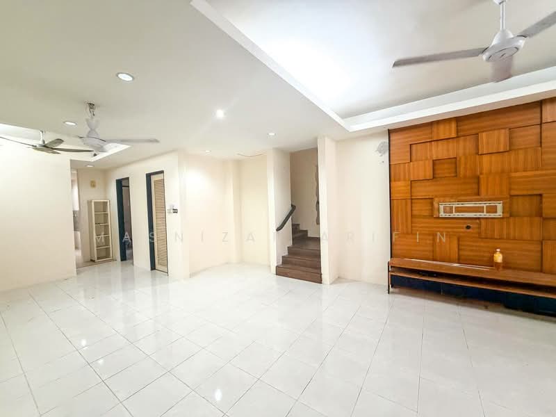 Rumah Teres 2 Tingkat untuk Dijual di Alam Damai (Cheras) - Masnizah Arifin - Living Room - PropertyGuru.com.my