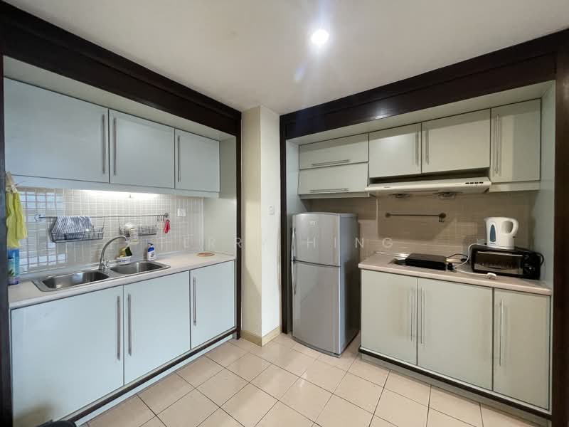 Servis Apartment untuk Dijual di Amcorp Serviced Suites - Terry Hing - Kitchen - PropertyGuru.com.my
