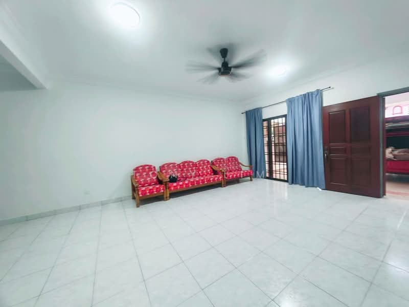 2-storey Terraced House for Rent in Permas Jaya (Johor Bahru) - Tony Lim - Living Room - PropertyGuru.com.my