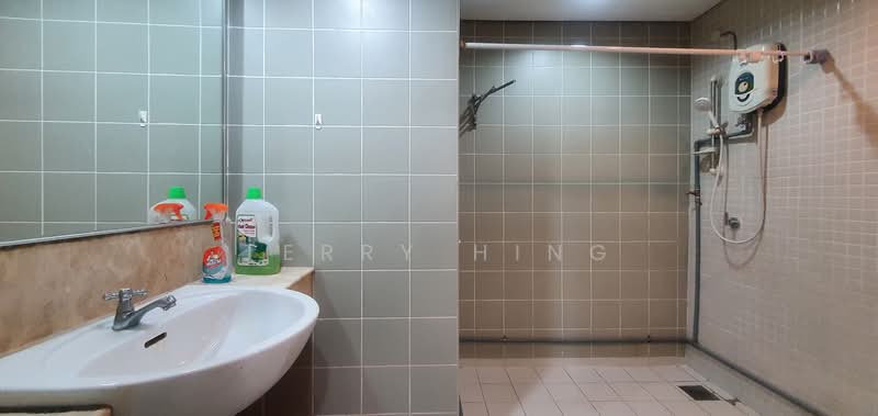 Servis Apartment untuk Dijual di Amcorp Serviced Suites - Terry Hing - Bathroom - PropertyGuru.com.my