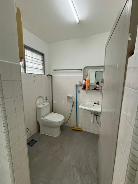 1-storey Terraced House for Sale in Taman Universiti (Skudai) - Ruby Tan - Bathroom - PropertyGuru.com.my