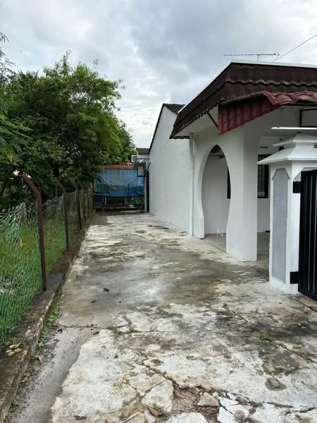 1-storey Terraced House for Sale in Taman Universiti (Skudai) - Ruby Tan - Exterior - PropertyGuru.com.my
