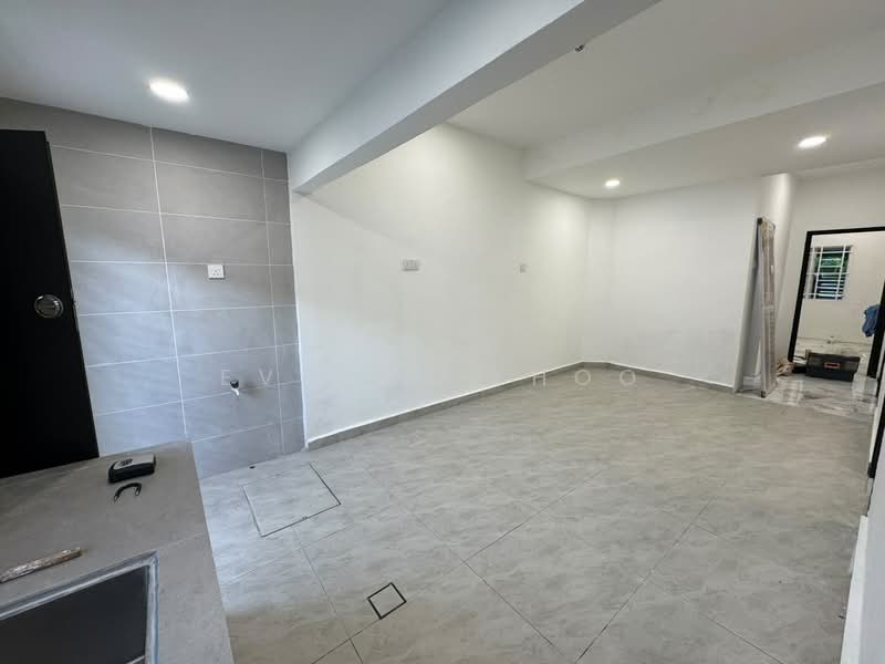 1-storey Terraced House for Sale in Taman Velox (Rawang) - Evelyn Khoo - Kitchen - PropertyGuru.com.my