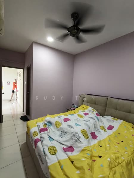 Pangsapuri untuk Dijual di Bayu Angkasa - Ruby Tan - Bedroom - PropertyGuru.com.my