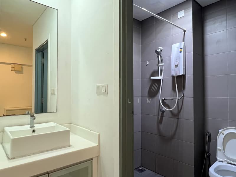 Servis Apartment untuk Disewa di Mercu Summer Suites - Jyne Lim - Bathroom - PropertyGuru.com.my