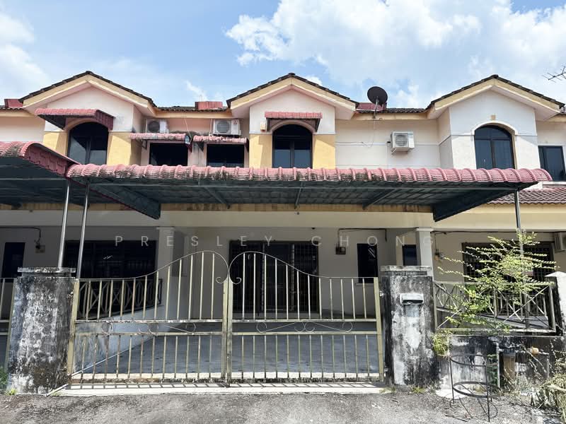 2-storey Terraced House for Sale in Taman Kampar Perdana (Kampar) - Presley Chong - Front view - PropertyGuru.com.my