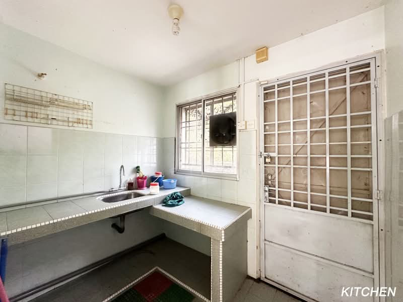 2-storey Terraced House for Sale in Taman Kampar Perdana (Kampar) - Presley Chong - Kitchen - PropertyGuru.com.my