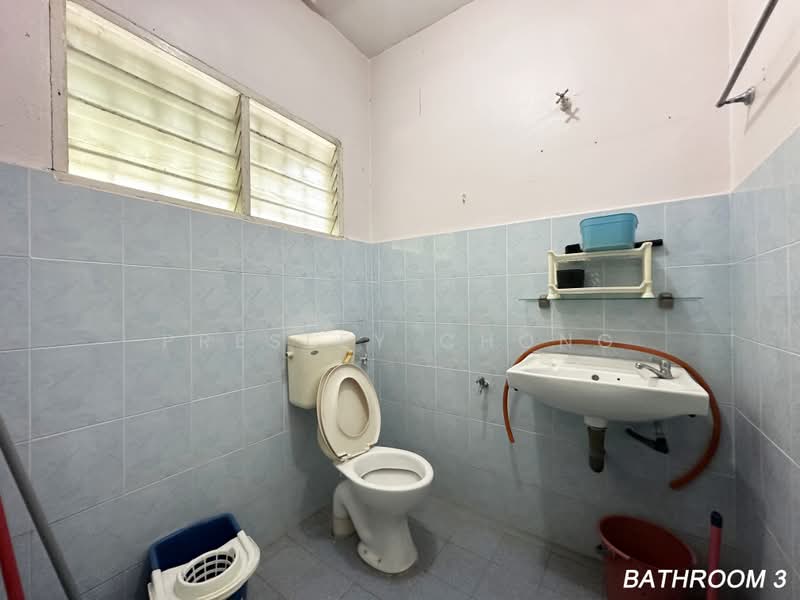 2-storey Terraced House for Sale in Taman Kampar Perdana (Kampar) - Presley Chong - Bathroom 1 - PropertyGuru.com.my