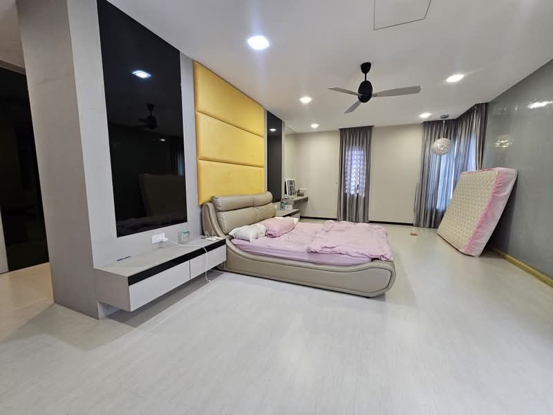 Semi-Detached House for Sale in Taman Saujana Suria (Kajang) - Denver Sin - Bedroom - PropertyGuru.com.my