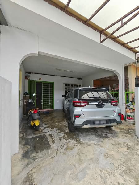 Rumah Teres 2-Tingkat untuk Dijual di Taman Bersatu (Rawang) - Evelyn Khoo - Car Porch - PropertyGuru.com.my
