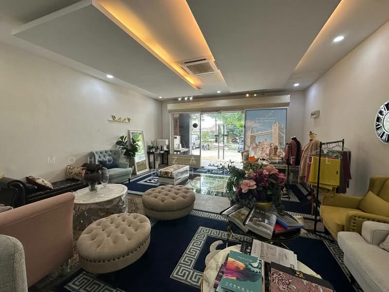 Shop for Sale in Saujana Utama (Selangor) - Mohd Aizat Saiful Bahri - Living Room - PropertyGuru.com.my
