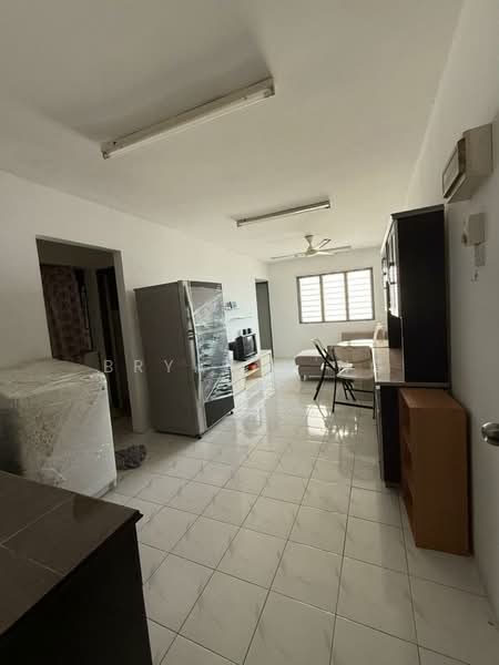 Rumah Flat untuk Dijual di Desa Pinang 2 - Bryan H'ng - Living Room - PropertyGuru.com.my