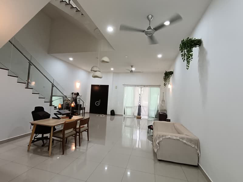3-storey Terraced House for Sale in Dolomite Templer (Rawang) - Angel Tan - Living Room - PropertyGuru.com.my