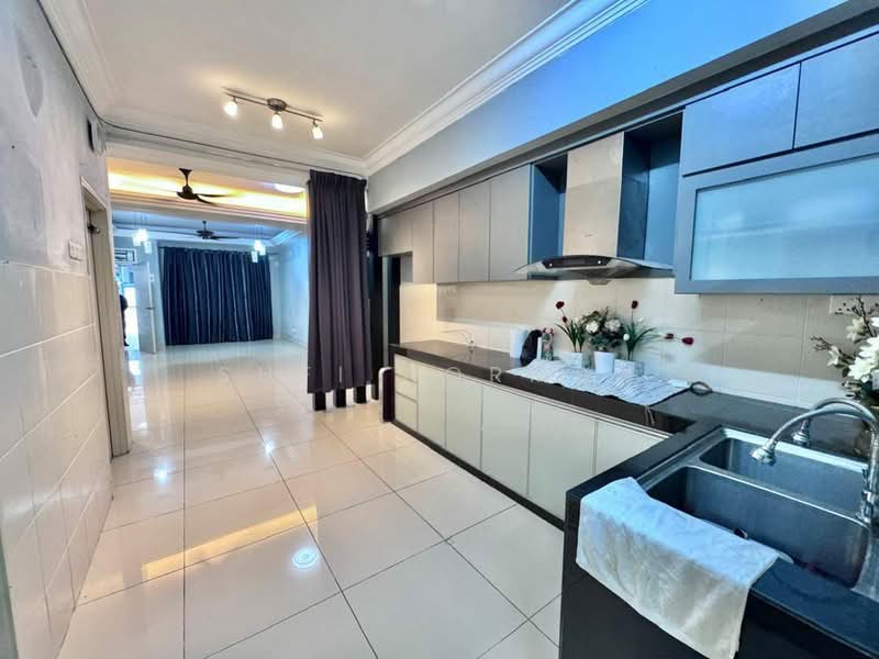 Rumah Teres 2 Tingkat untuk Dijual di Bandar Tiram (Ulu Tiram) - Sufi Norman - Kitchen - PropertyGuru.com.my