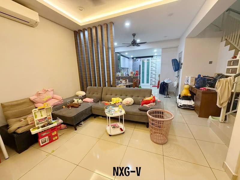 Rumah Teres 2.5-Tingkat untuk Dijual di Setia Utama (Setia Alam) - Stella Tan - Living Room - PropertyGuru.com.my